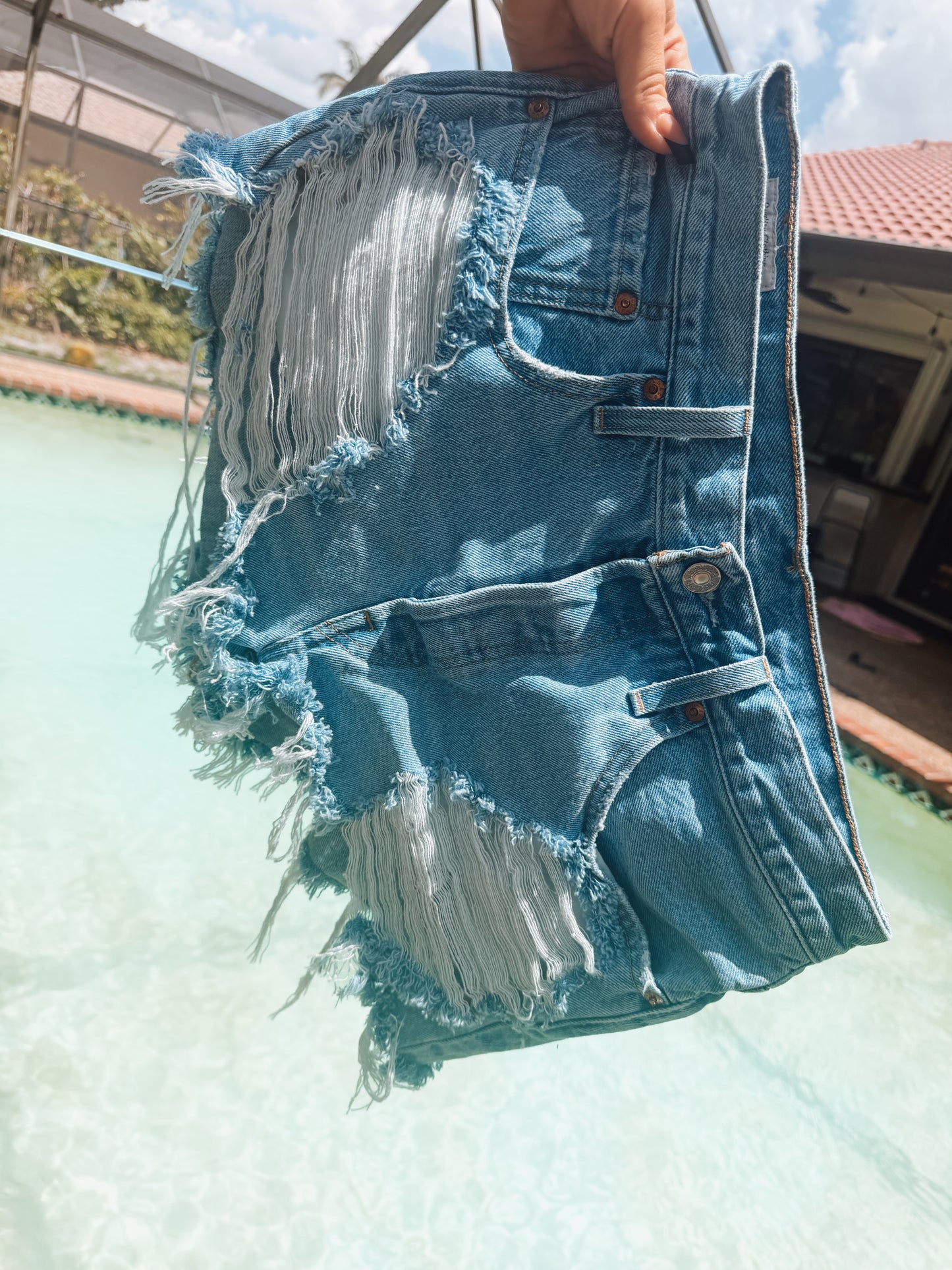 WOMEN’S LEVIS SIZE 30